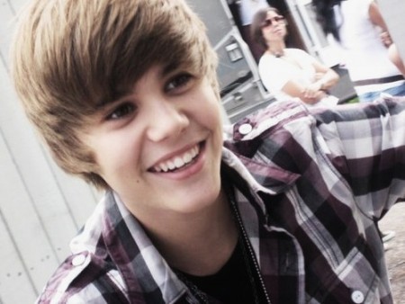 Justin Bieber confira a evolução dos looks do cantor